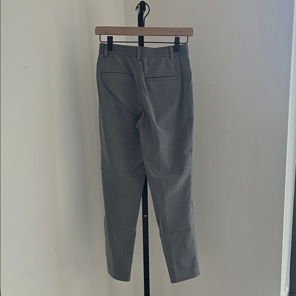 Uniqlo Gray Women's Pants - Picture 2 of 2